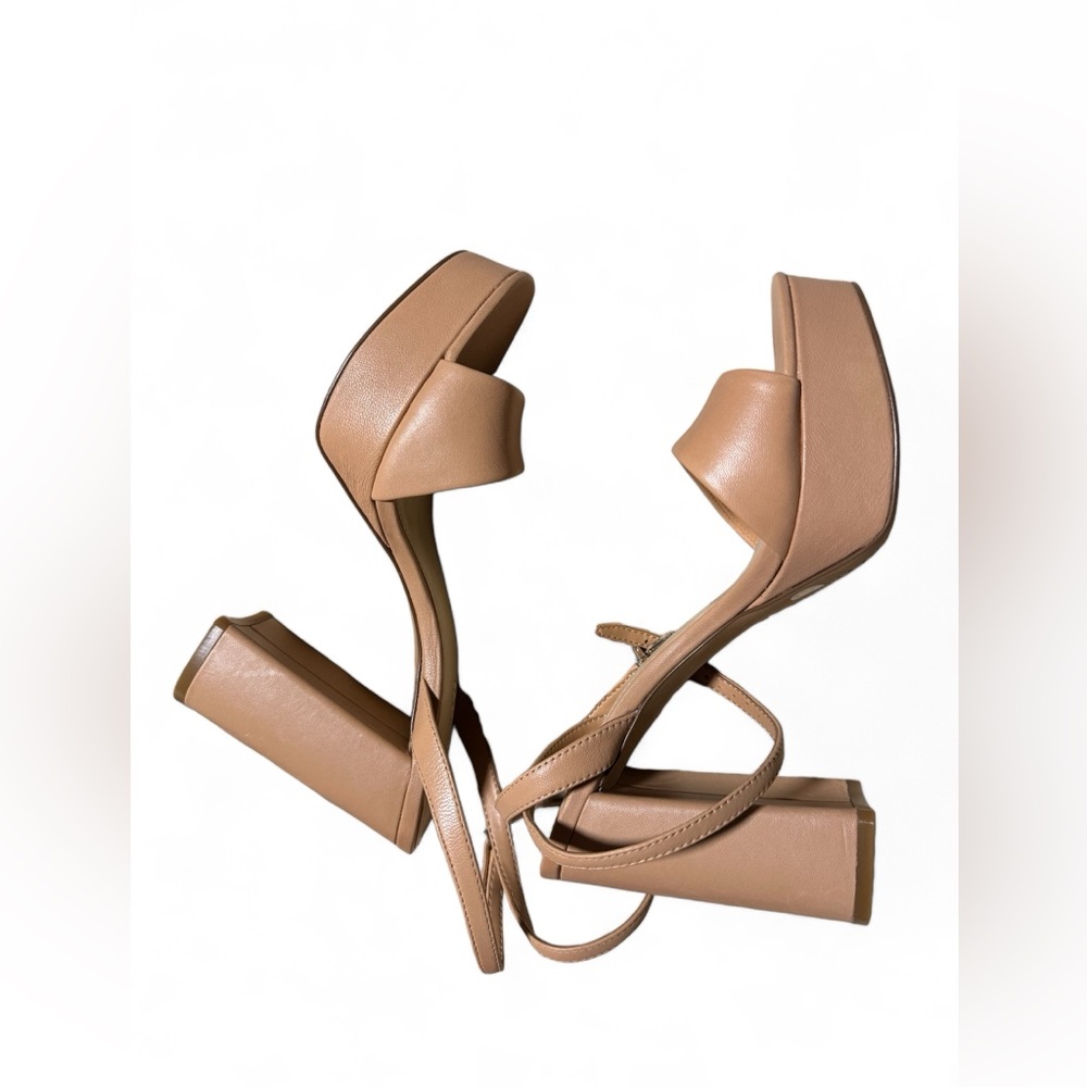 Vince Camuto Size 8 Nude Women’s Sandals